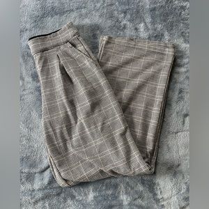 Max Studio Trousers, size small. Houndstooth pattern.